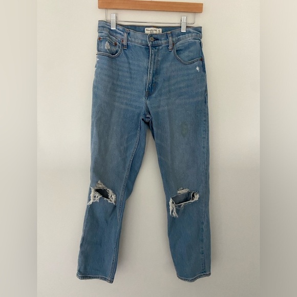 Abercrombie  The Mom High Rise Jeans Size 4 - Picture 1 of 4